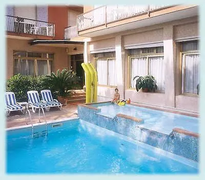 Kristall 3* ディアーノ・マリーナ