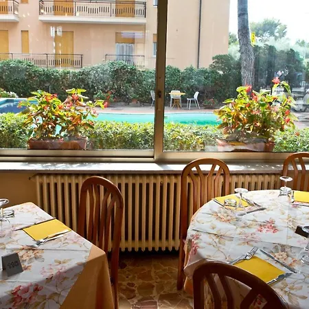 Kristall 3* Diano Marina