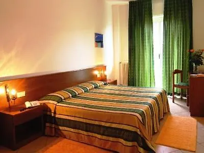 Отель Kristall 3*