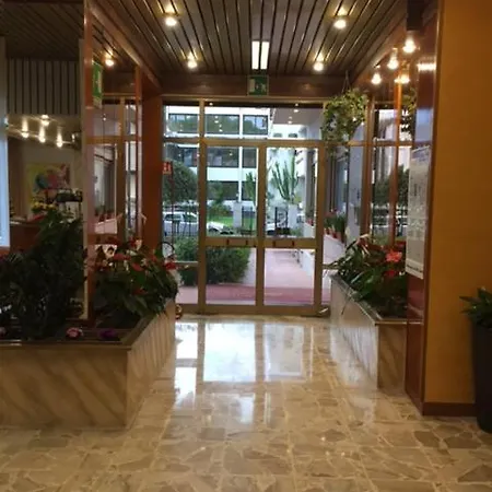 Kristall Hotel 3*